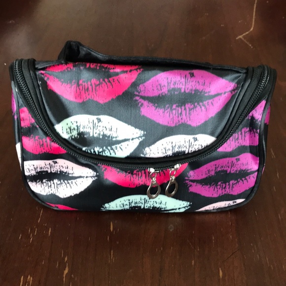 Lip Print Makeup Bag - Picture 2 of 3